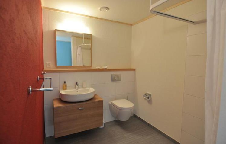 Chasa Paoletta Apartment Ramosch Room photo